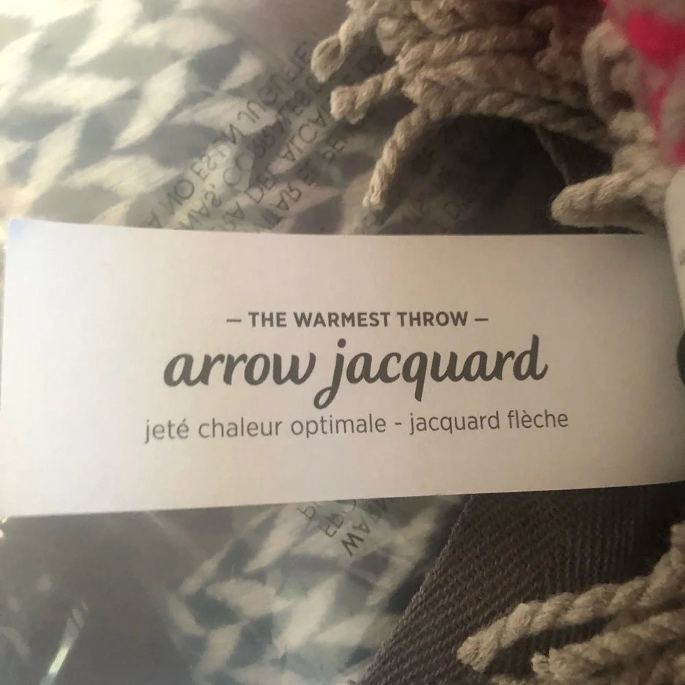 NWT West Elm PINK Arrow Jacquard Throw